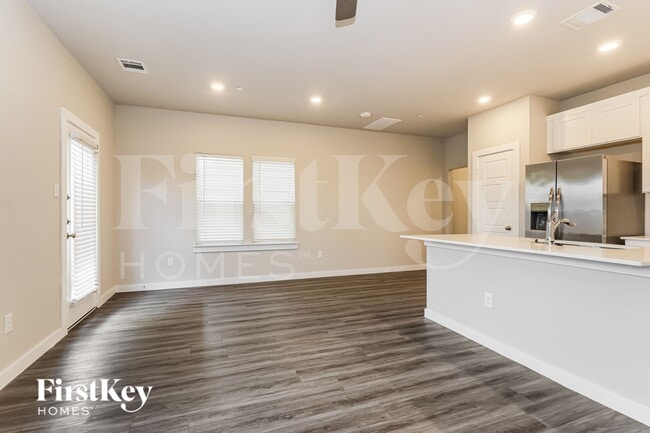Photo - 18326 W Centro Cir
