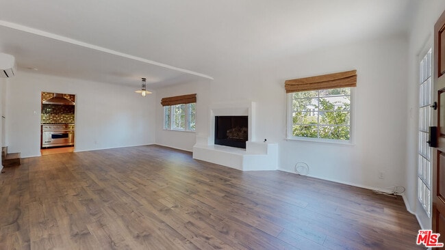 Photo - 9000 Elevado Ave