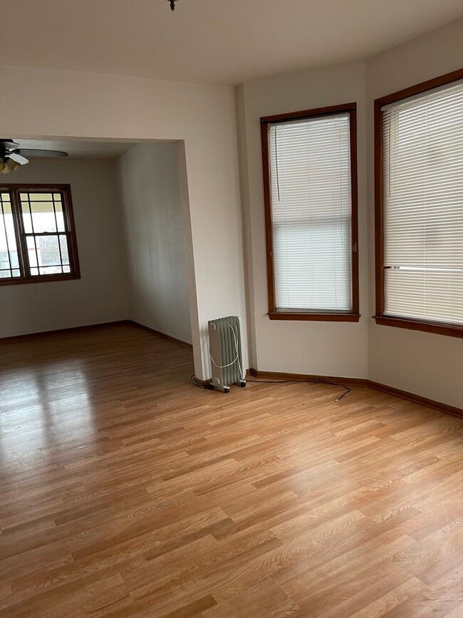 Photo - 2908 S Chicago Ave