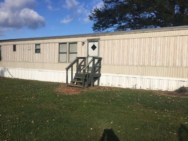 Building Photo - 3 BR | 2 BA Mobile Home in Goldsboro *Patetown Rd location*