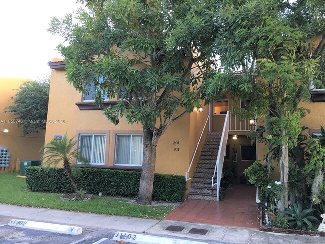 Building Photo - 15731 SW 137th Ave Unit 201 Rental