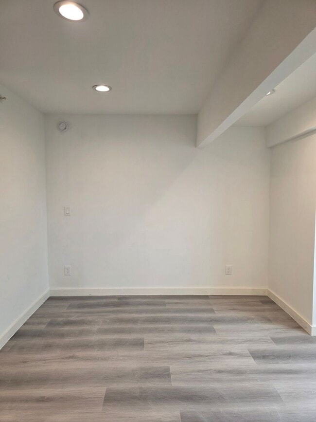 541 Washington Ave Unidad 3rd Floor