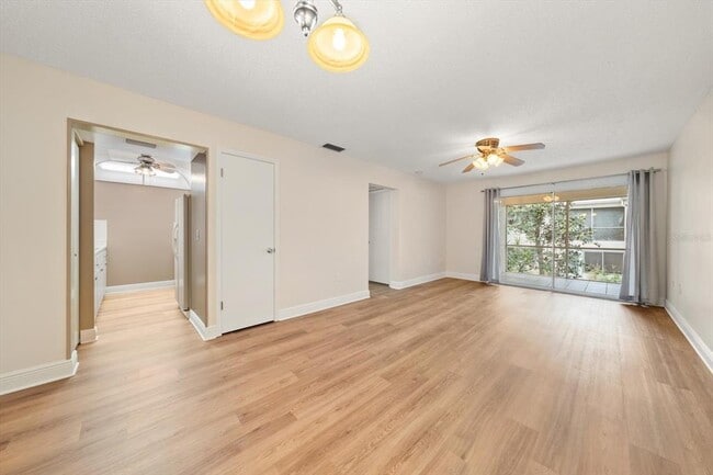 Photo - 1975 W Bay Dr Unidad 115