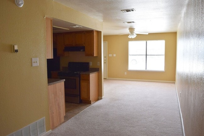 Photo - 1210 Monroe Loop Unidad Apt C