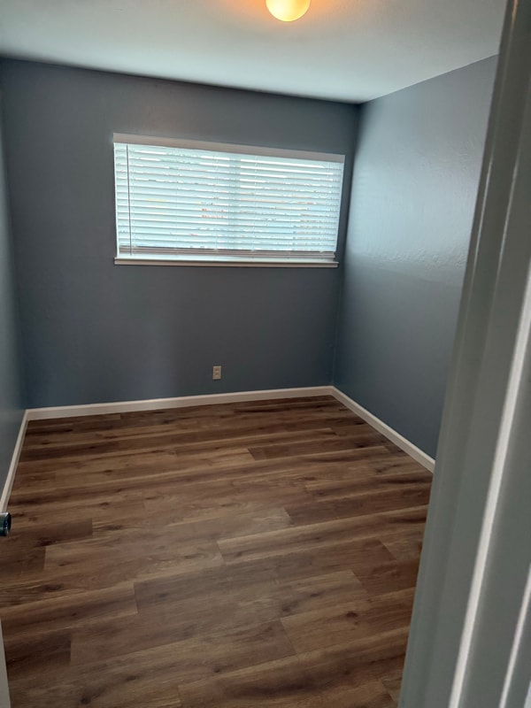 Photo - 661 Oldham Way