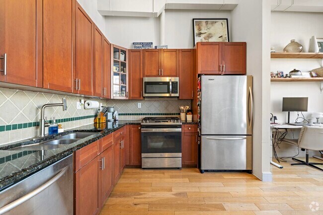 Building Photo - 300 Communipaw Ave Unit 116 Rental