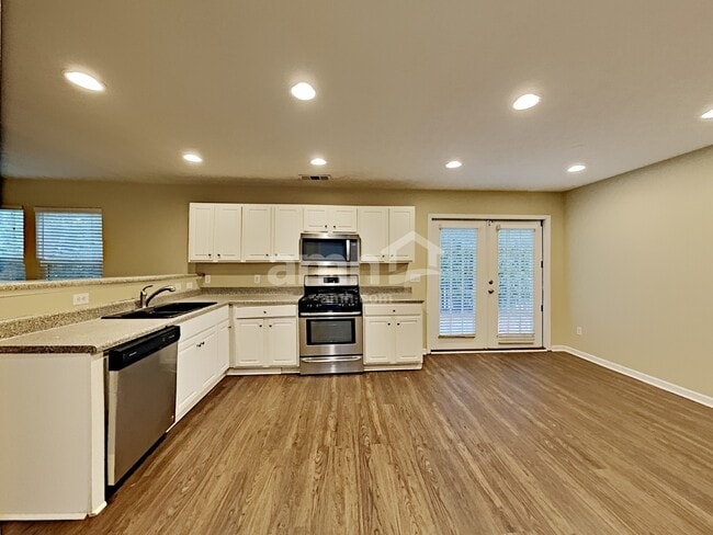 Photo - 308 Sam Cobb Pl