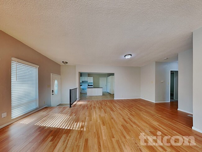 Photo - 573 Laurel St