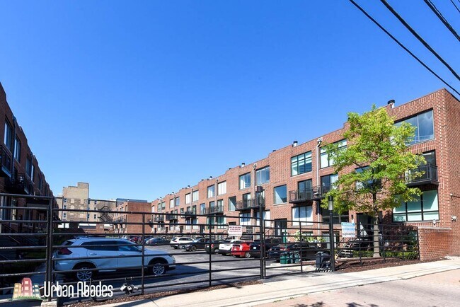 Building Photo - 935 W Grace St Unit A05C