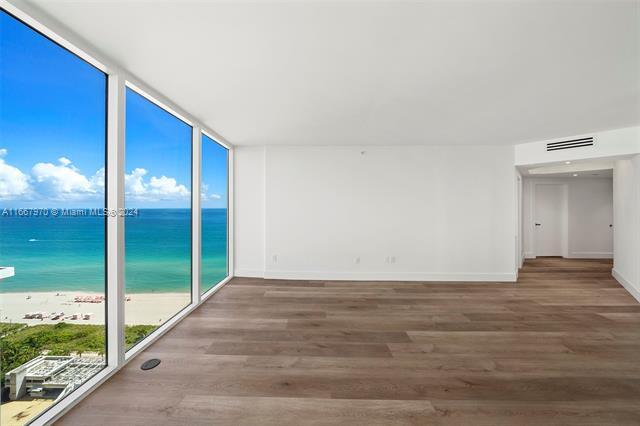 Photo - 4779 Collins Ave Condominio