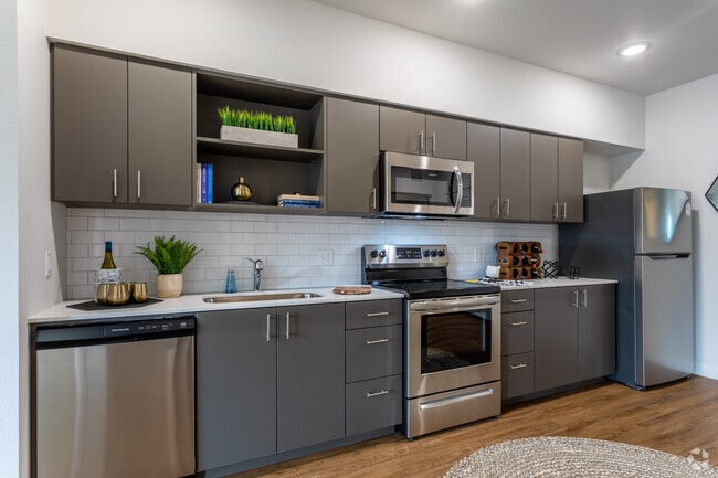 2BR, 2BA - 1,034 SF