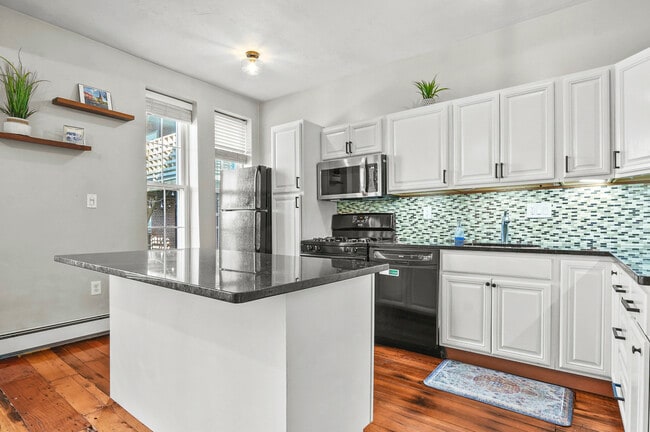 Photo - 60 Beacon St