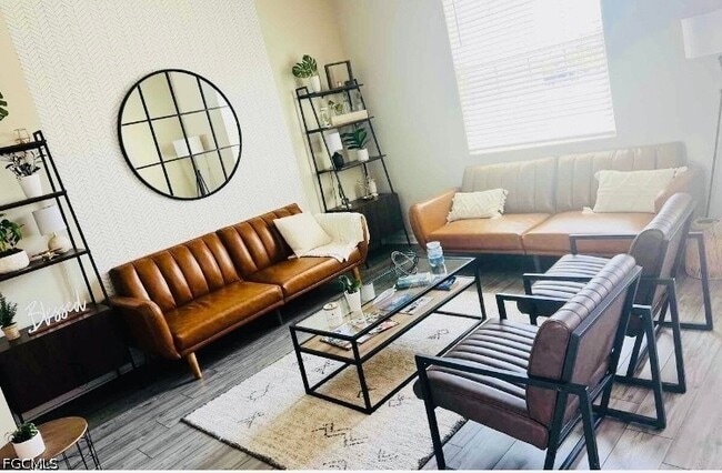 Photo - 1715 Chiquita Blvd S