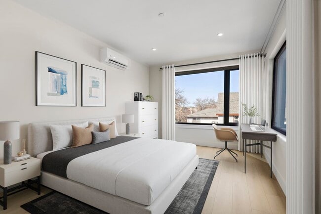 Building Photo - 4525 Bergenwood Ave Unit 303 Rental