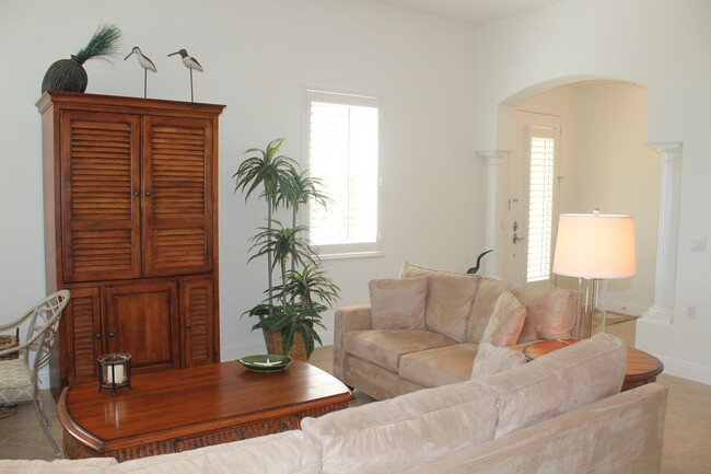 Photo - AVAILABLE May 1-2026 ...Spacious and Bright 3 bedroom-2.5 bath ground floor Condo in popular Hamm...