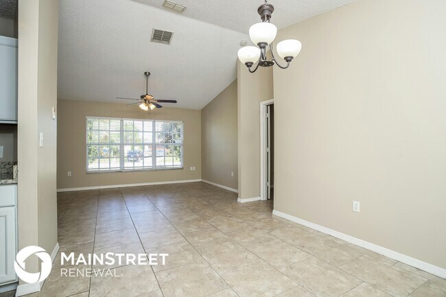 Photo - 725 Maderia Ct