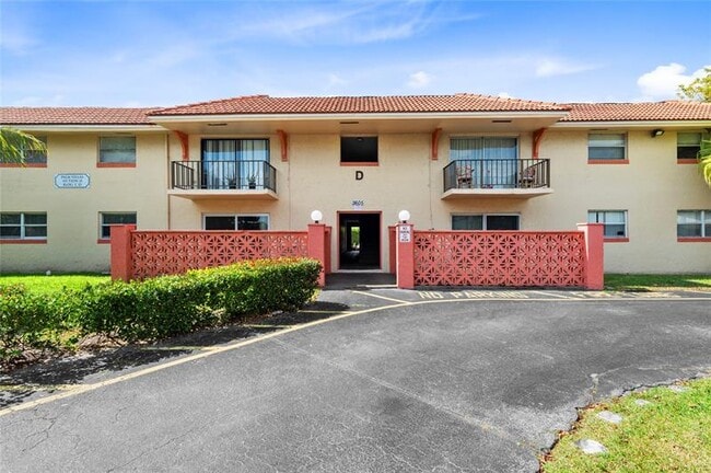 Building Photo - 11605 NW 29th Ct Unit 2D Rental