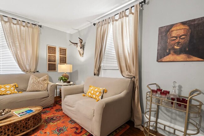 Photo - 2737 College St Unidad SI ID1578485P
