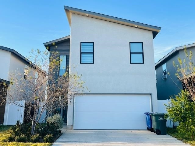 Building Photo - 204 Deer Path Lp