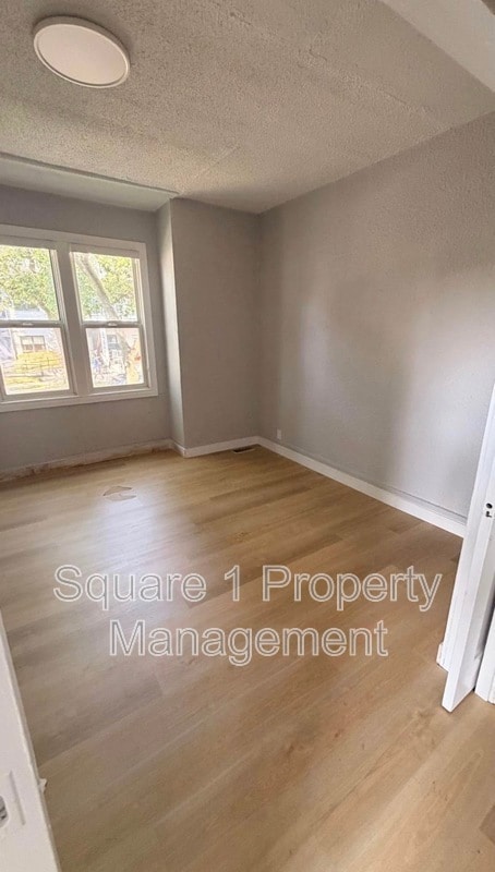 Photo - 7805 107 Unit 2