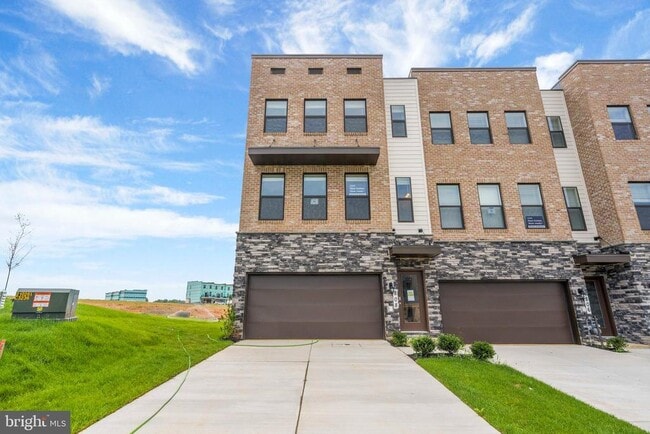 Photo - 808 Creekway Dr Townhome