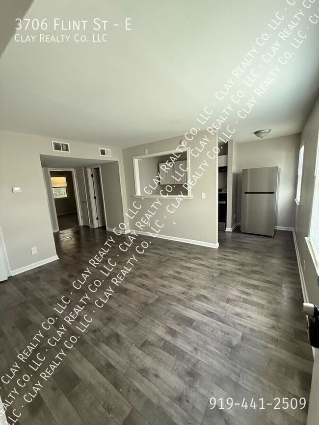 Building Photo - 3706 Flint St Unit E