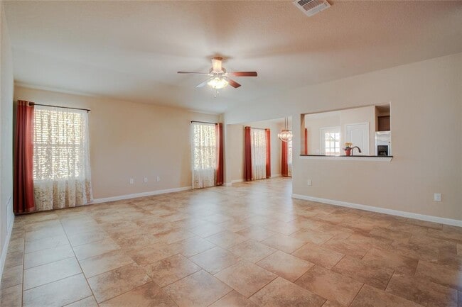 Photo - 209 Moulins Ln