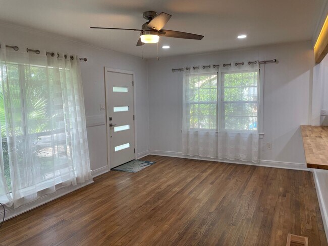 Photo - 2/1 Beach Bungalow in Biloxi