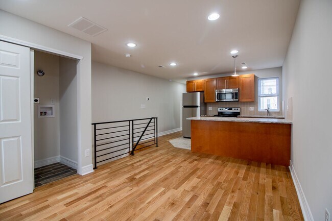 Photo - 3143 W Norris St Unit 2F