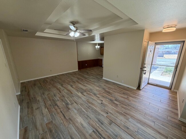 Photo - 732 Foster Ln