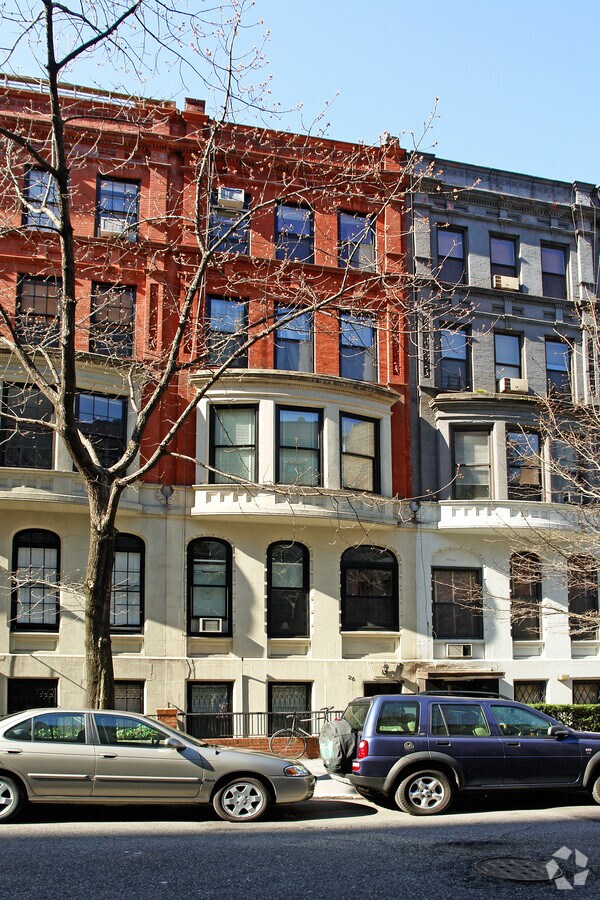 Photo - 26 W 83rd St