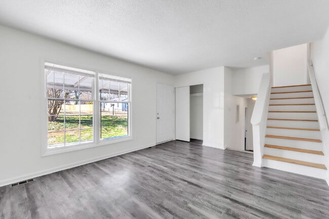 Photo - Spacious 4BR, 2BA Tri-Level Home with versatility and flexibility. $1675 /mo rent***