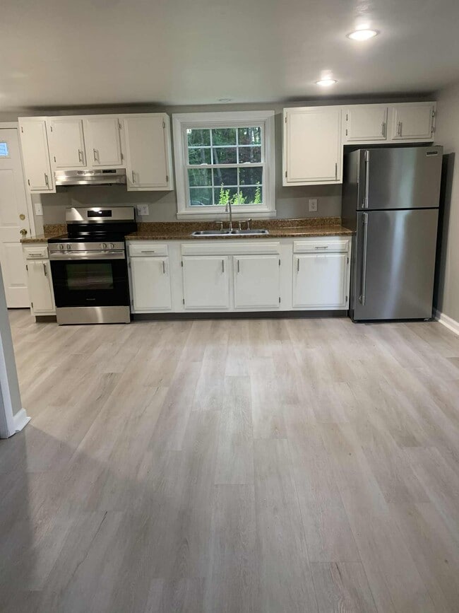7 Gilmore Ter Unit 2 Bedrooms, 1 Bath