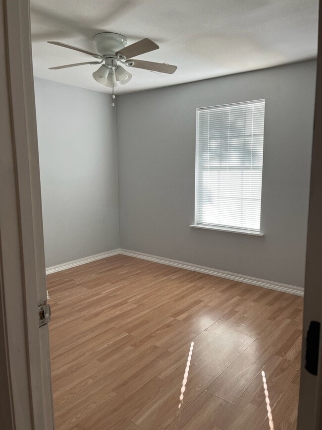 Photo - 8826 Crestview Dr