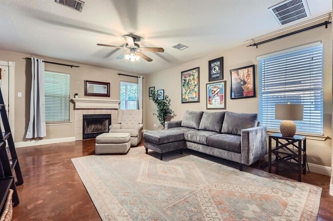 Photo - 1125 Strickland Dr