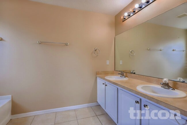 Photo - 15461 Galbi Dr