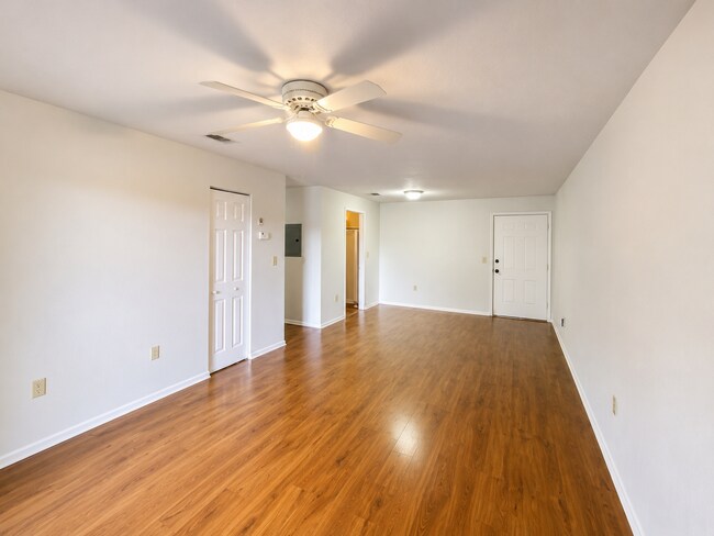 Photo - 926 N Lake Destiny Rd Unidad 1