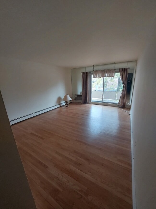 Photo - 530 W Barry Ave Unit 4F