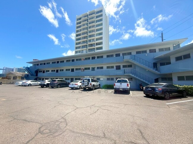 Photo - PLEASE VIEW FULL AD FOR DETAILS* $995 1ST MONTH! FANTASTIC! 1 BD / 1 BA / 1 PK | UH MANOA | UNIVE... Unit 111
