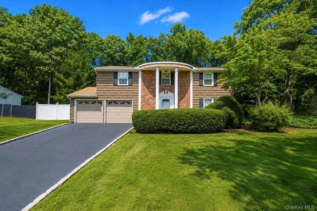 25 Hewes St