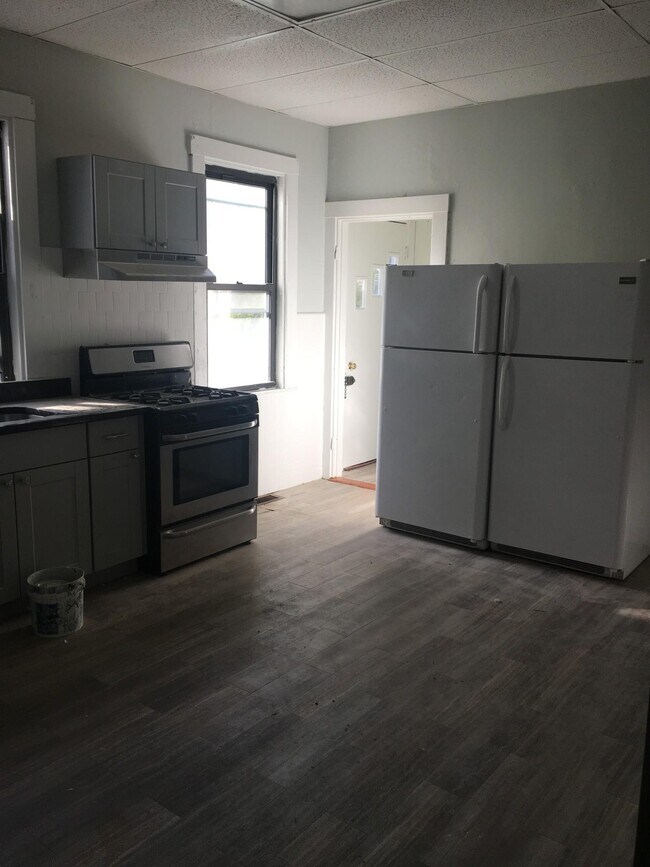 Photo - 10 Saunders St