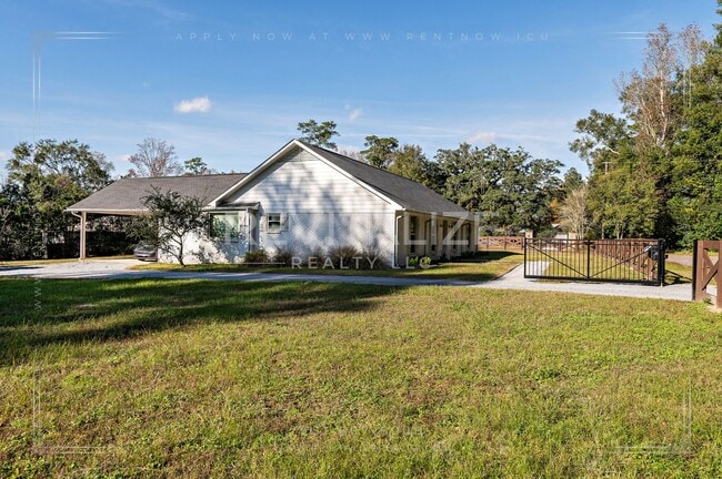 Photo - Stunning 3 Bed 2 Bath Brick Home with Huge Yard!