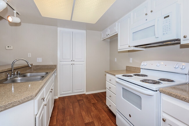 Wood Canyon Villas