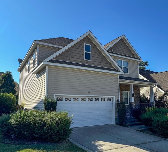 Photo - Stunning 4 Bed 2.5 Bath Home in Aberdeen