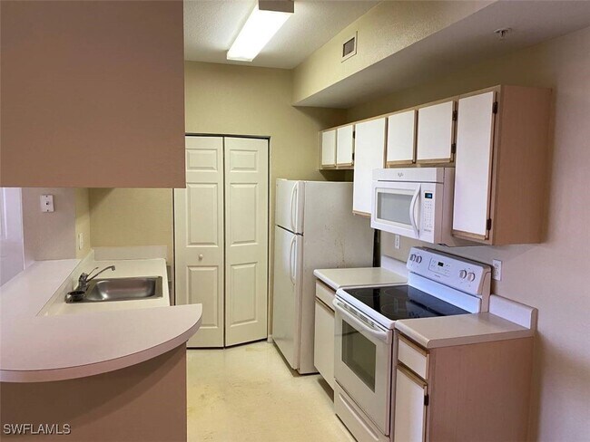 Photo - 6321 Aragon Way Unit 206