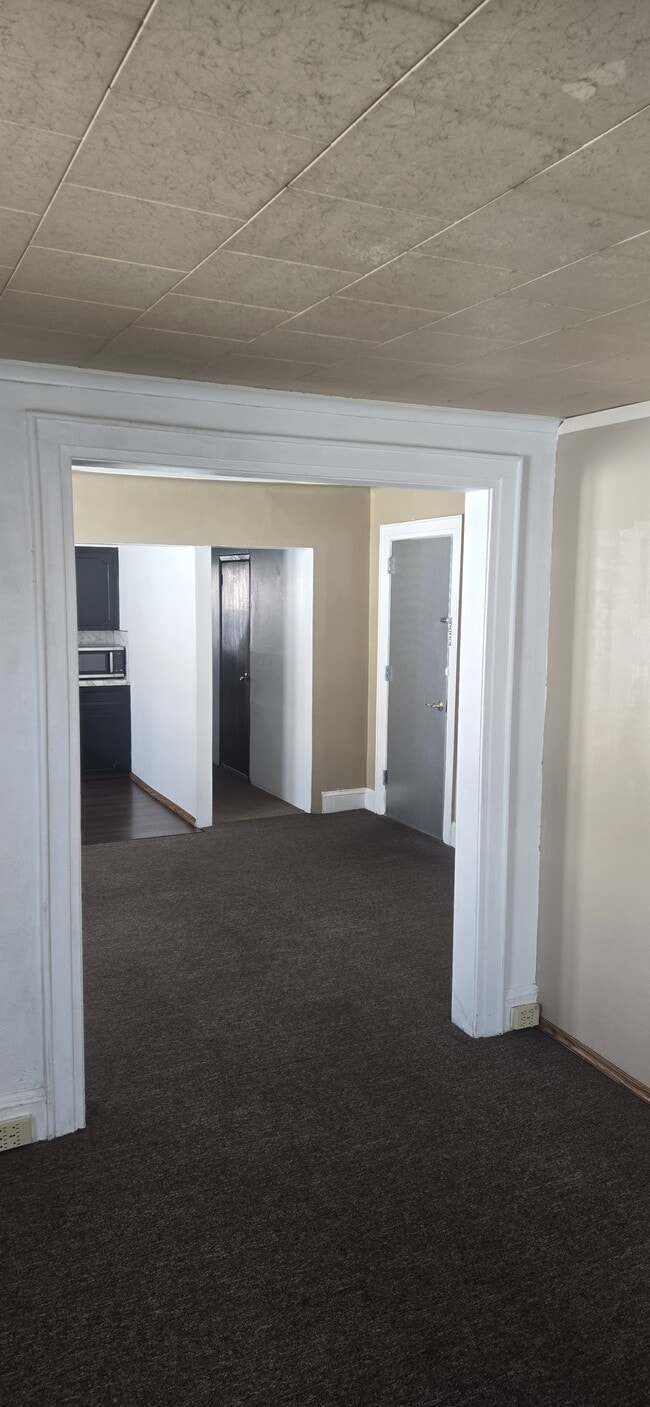 Photo - 9431 97th St Unit Second floor