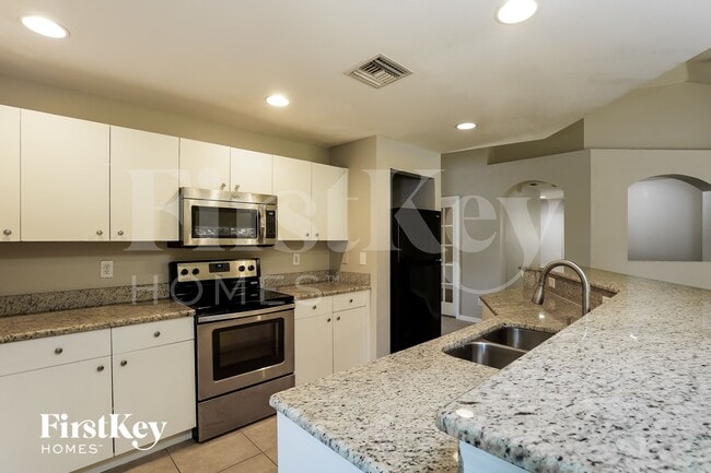 Photo - 1002 NE 33rd Ln