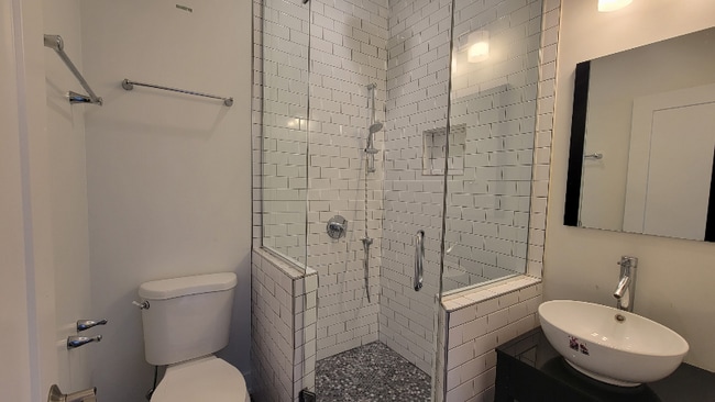 Photo - 504 S Oakley Blvd Unit 2