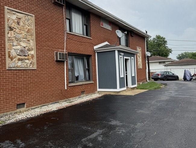 Building Photo - 7719 Roberts Rd