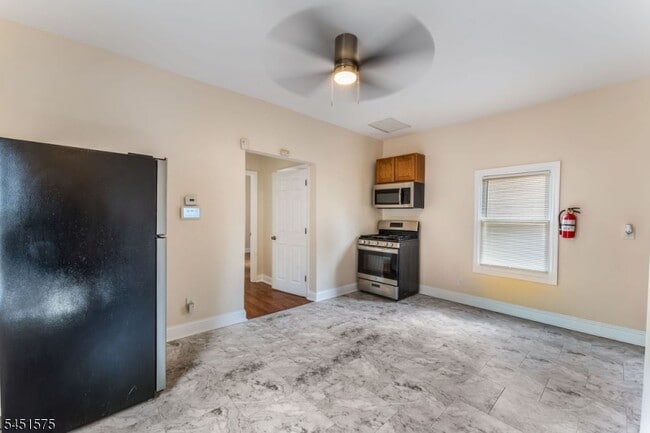 Photo - 473 Flagg St